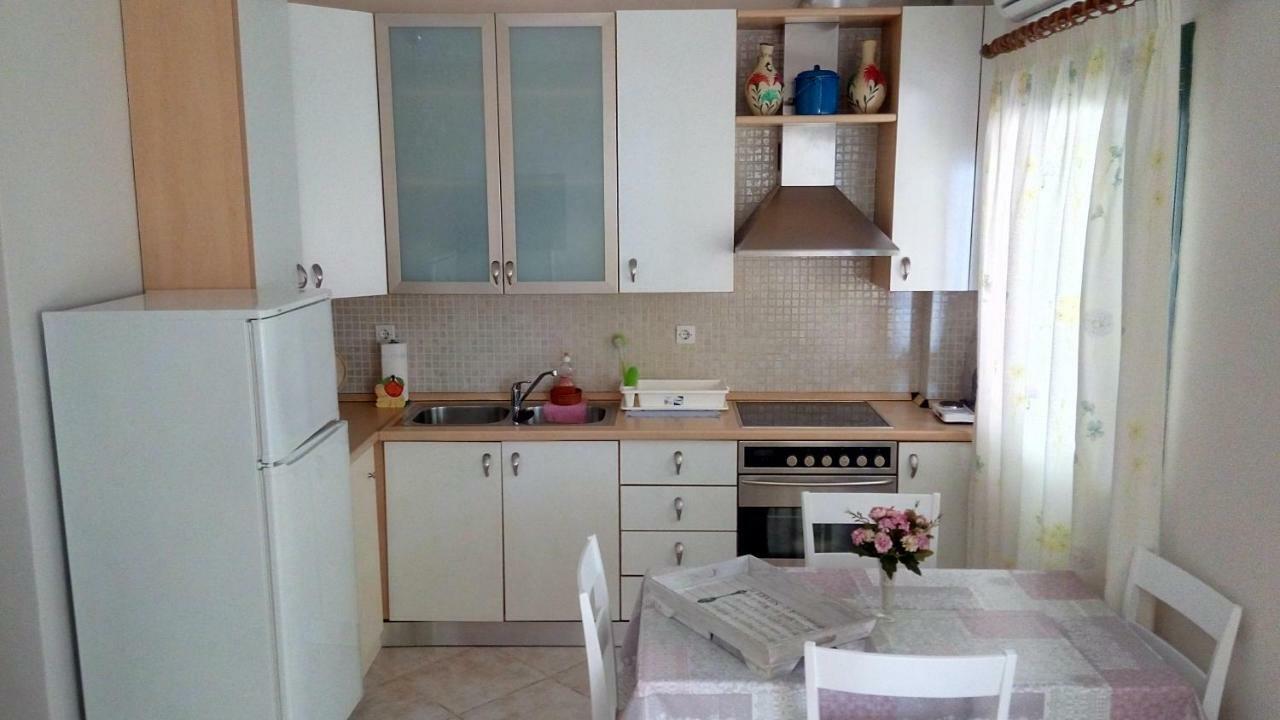Maisonette No2 on coastal sidewalk Nikiti  Esterno foto