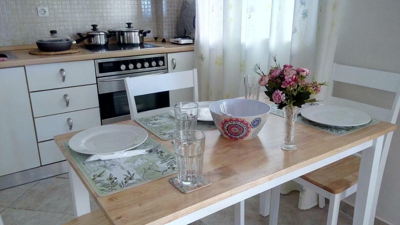 Maisonette No2 on coastal sidewalk Nikiti  Esterno foto