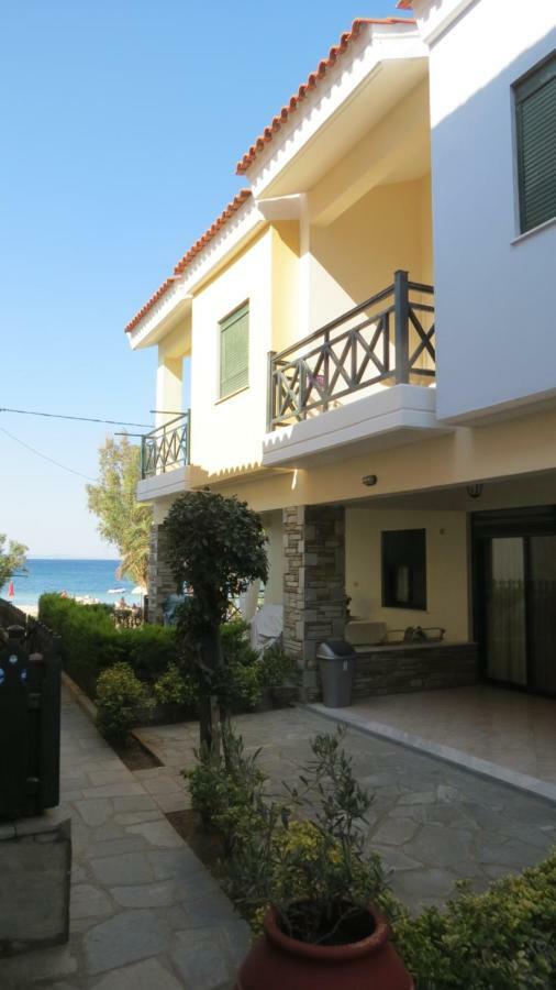 Maisonette No2 on coastal sidewalk Nikiti  Esterno foto