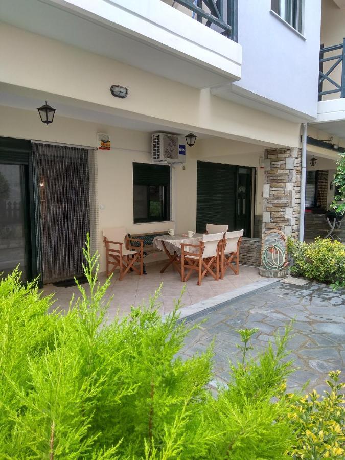 Maisonette No2 on coastal sidewalk Nikiti  Esterno foto