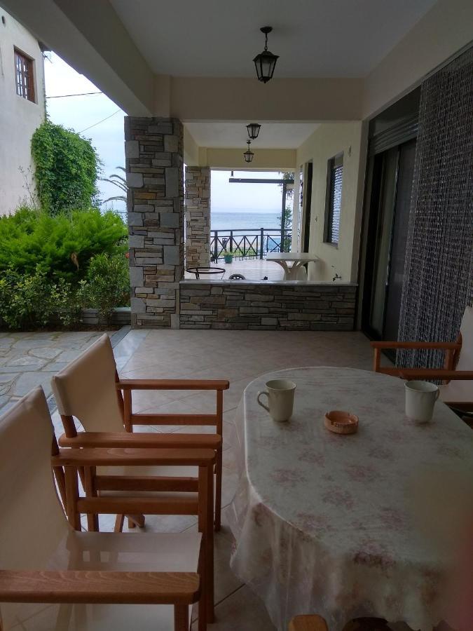 Maisonette No2 on coastal sidewalk Nikiti  Esterno foto